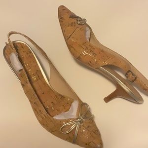 Donald J Pliner Gella Bow Kitten-Heel Slingback Pumps Size 7.5 Medium